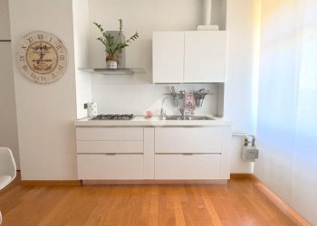 Three-room apartment Piazza Tirana, Milano (neighborhood Lorenteggio) - photo 3