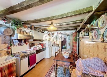 Casa indipendente Frazione Casa del Moro, Castana - foto 4