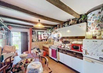 Casa indipendente Frazione Casa del Moro, Castana - foto 5