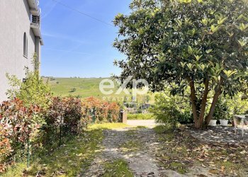 Casa indipendente Frazione Casa del Moro, Castana - foto 30