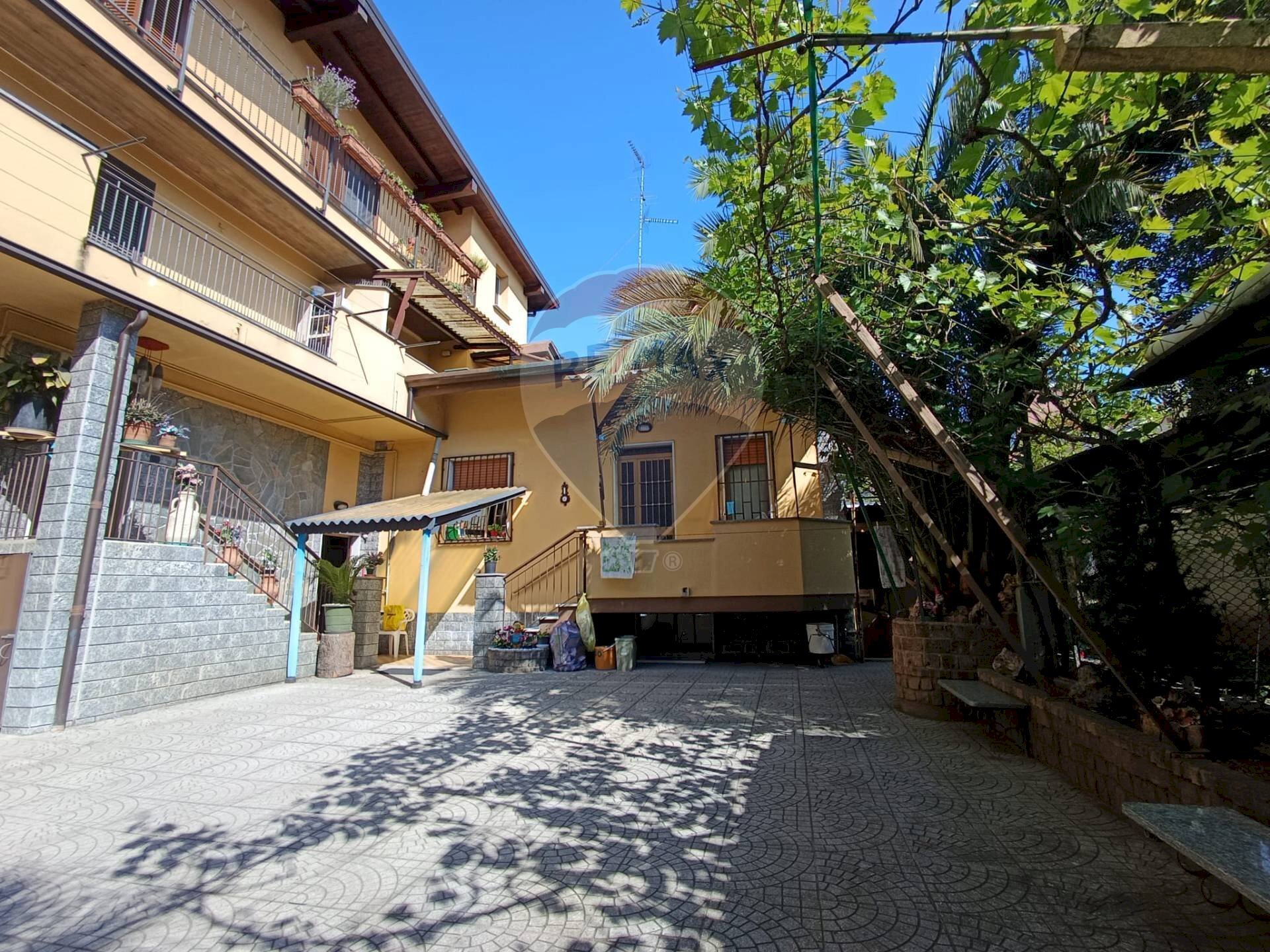 Two-room apartment Via Rovereto, Varedo - photo 1