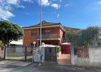 Villa a Schiera via Lido verde, Pomezia - foto 1