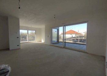 Salone - Quadrilocale via Caduti di Nassirya, Rovellasca - foto 1