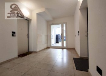 Interno palazzo - Quadrilocale via Caduti di Nassirya, Rovellasca - foto 11