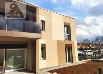 Facciata - Trilocale via Caduti di Nassirya, Rovellasca - foto 5