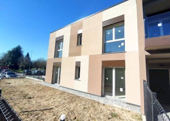 Facciata - Trilocale via Caduti di Nassirya, Rovellasca - foto 14