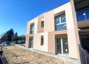 Facciata - Trilocale via Caduti di Nassirya, Rovellasca - foto 15