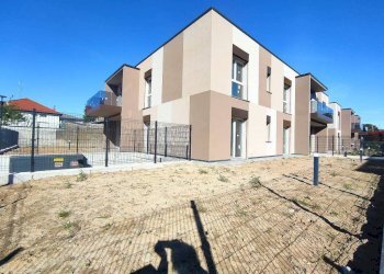 Facciata - Trilocale via Caduti di Nassirya, Rovellasca - foto 16