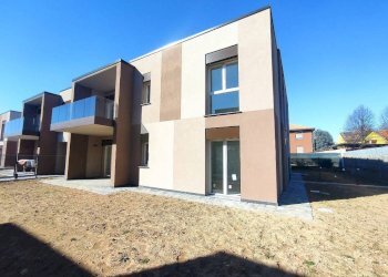 Facciata - Trilocale via Caduti di Nassirya, Rovellasca - foto 16