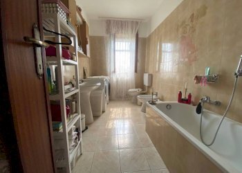 Bagno - Villa Frazione San Bernardo, 61, Monteu Roero - foto 24