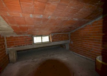 Stanza non arredata - Villa Frazione San Bernardo, 61, Monteu Roero - foto 33