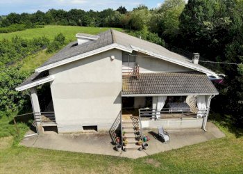 Facciata - Villa Frazione San Bernardo, 61, Monteu Roero - foto 47