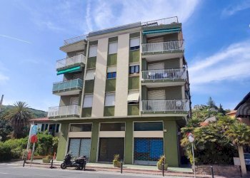 Facciata - Trilocale via Arziglia, 111, Bordighera - foto 1