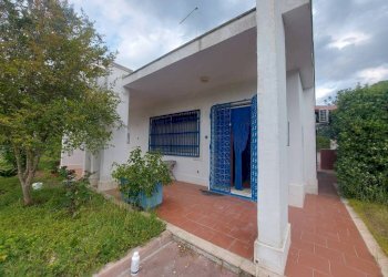 Facciata - Villa viale delle Gardenie, 1, Pulsano - foto 2