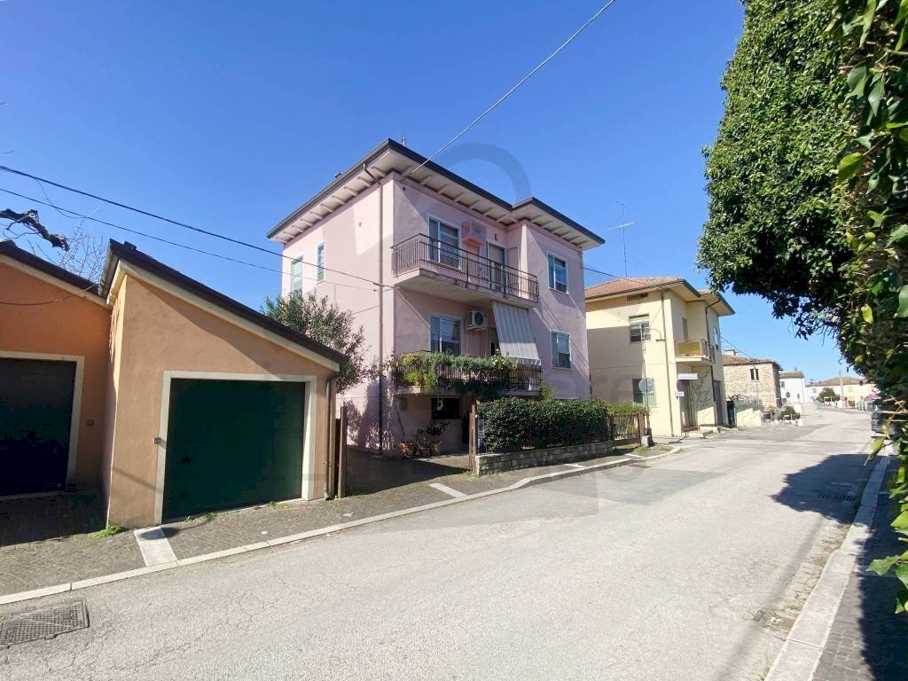 Facciata - Villa via di Mezzo, 21, Verucchio - foto 1