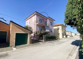 Facciata - Villa via di Mezzo, 21, Verucchio - foto 1
