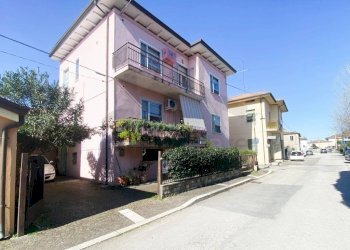 Facciata - Villa via di Mezzo, 21, Verucchio - photo 31
