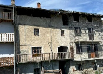 Facciata - Rustico Frazione Grand Sarriod, Saint-Nicolas - foto 1