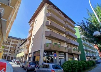 Facciata - Appartamento viale Milano, 27C, Sondrio - foto 1