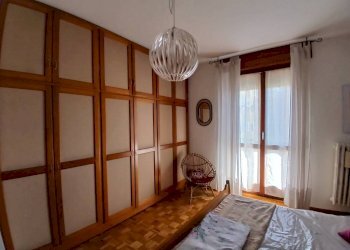 Camera da letto - Appartamento viale Milano, 27C, Sondrio - foto 13