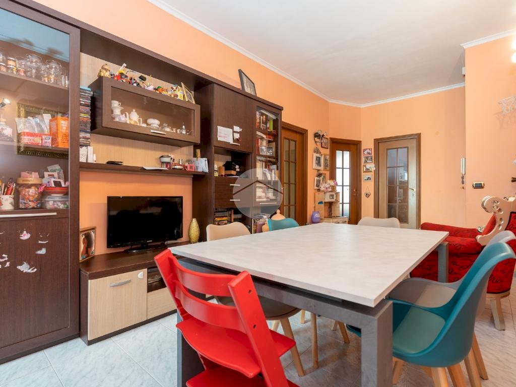 Three-room apartment Via II Giugno, Beinasco - photo 1