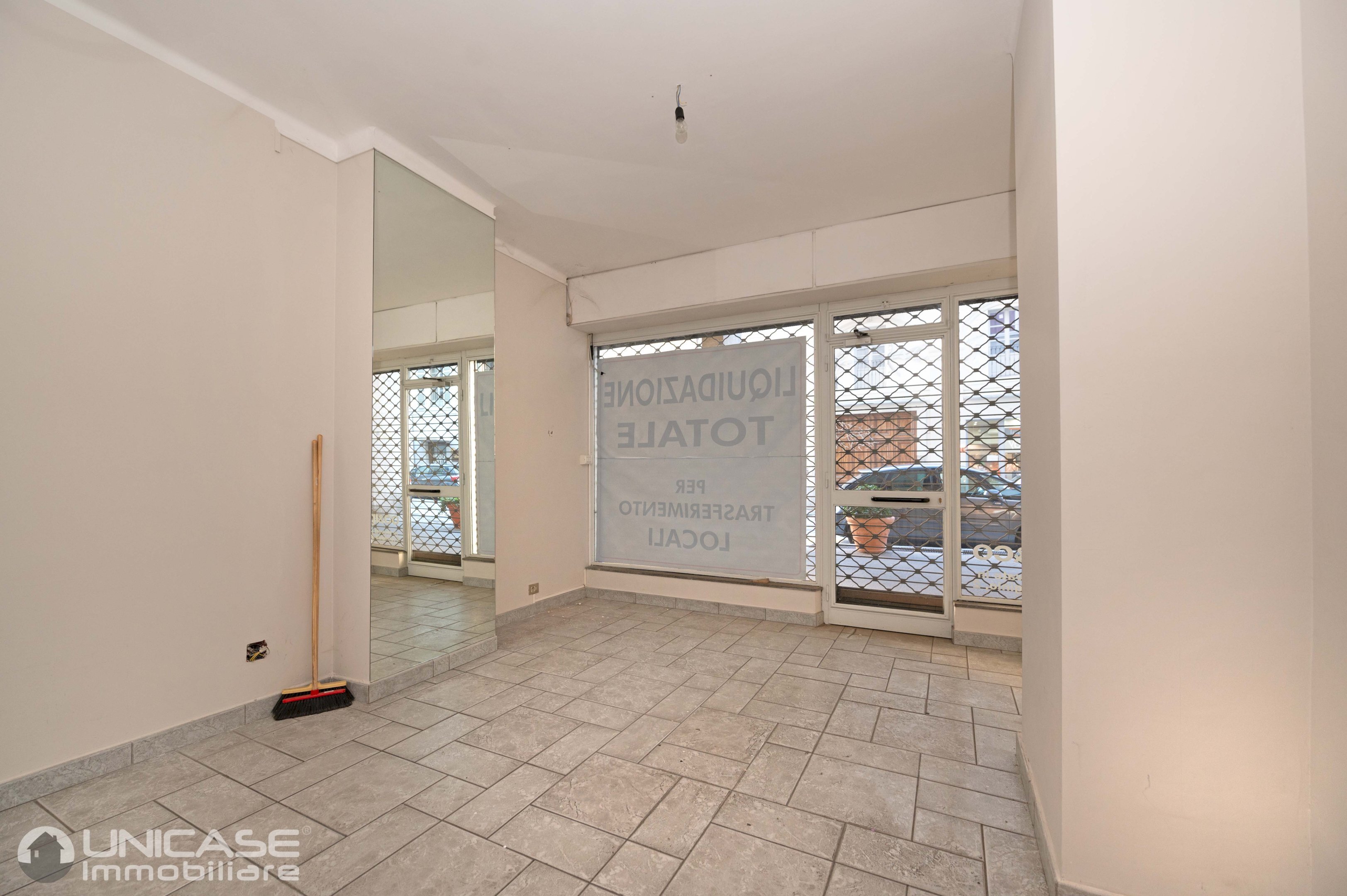 Locale Commerciale via Chiappero, 21, Pinerolo - foto 3