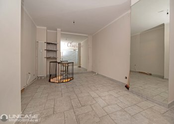 Locale Commerciale via Chiappero, 21, Pinerolo - foto 4