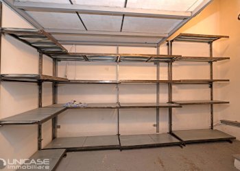 Locale Commerciale via Chiappero, 21, Pinerolo - foto 11