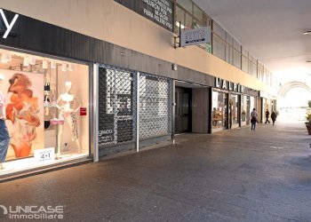 Locale Commerciale via Chiappero, 21, Pinerolo - foto 17