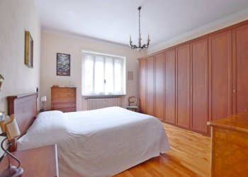 Camera da letto - Quadrilocale via Giovanni e Giacomo Durando, 2, Mondovì - foto 6