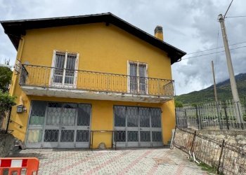 Facciata - Villa Località Frissonière, 1, Saint-Christophe - foto 2