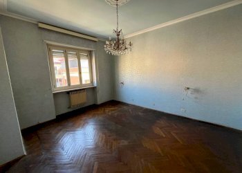 Camera da letto - Quadrilocale via Po, 13, Chivasso - foto 19