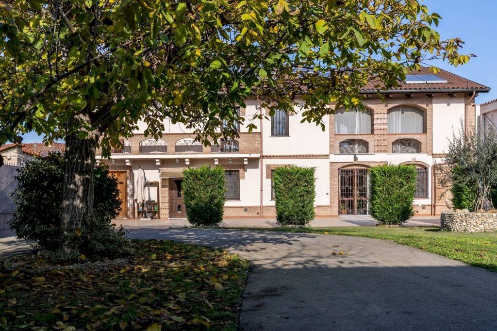 Facciata - Villa via Maniotto, 6, Carmagnola - foto 2