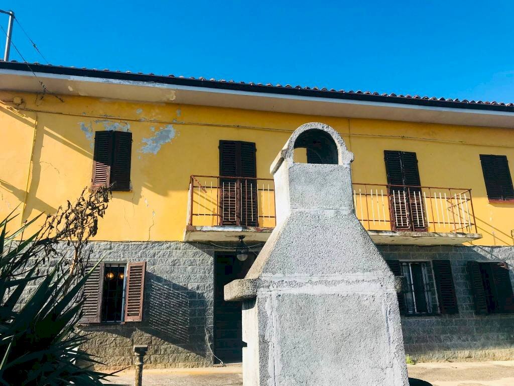 Facciata - Rustico via Gavelli, Castelnuovo Calcea - foto 2