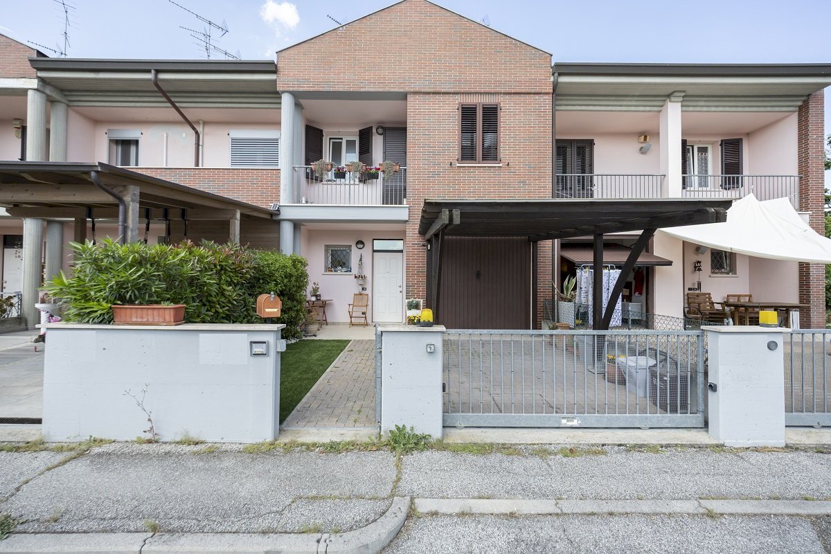 Small Villa Massa Lombarda - photo 3