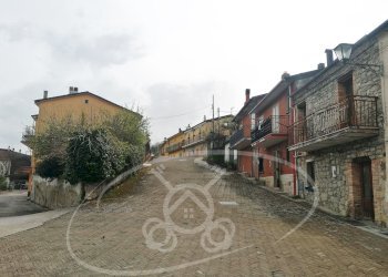 Casa indipendente via I Piani, 30, Faeto - foto 2