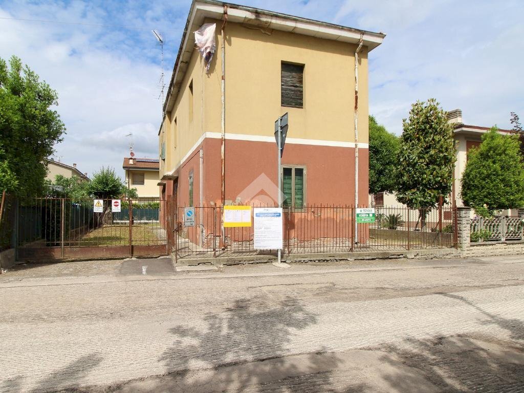 Casa indipendente Via G. Setti, San Pietro in Casale - foto 3