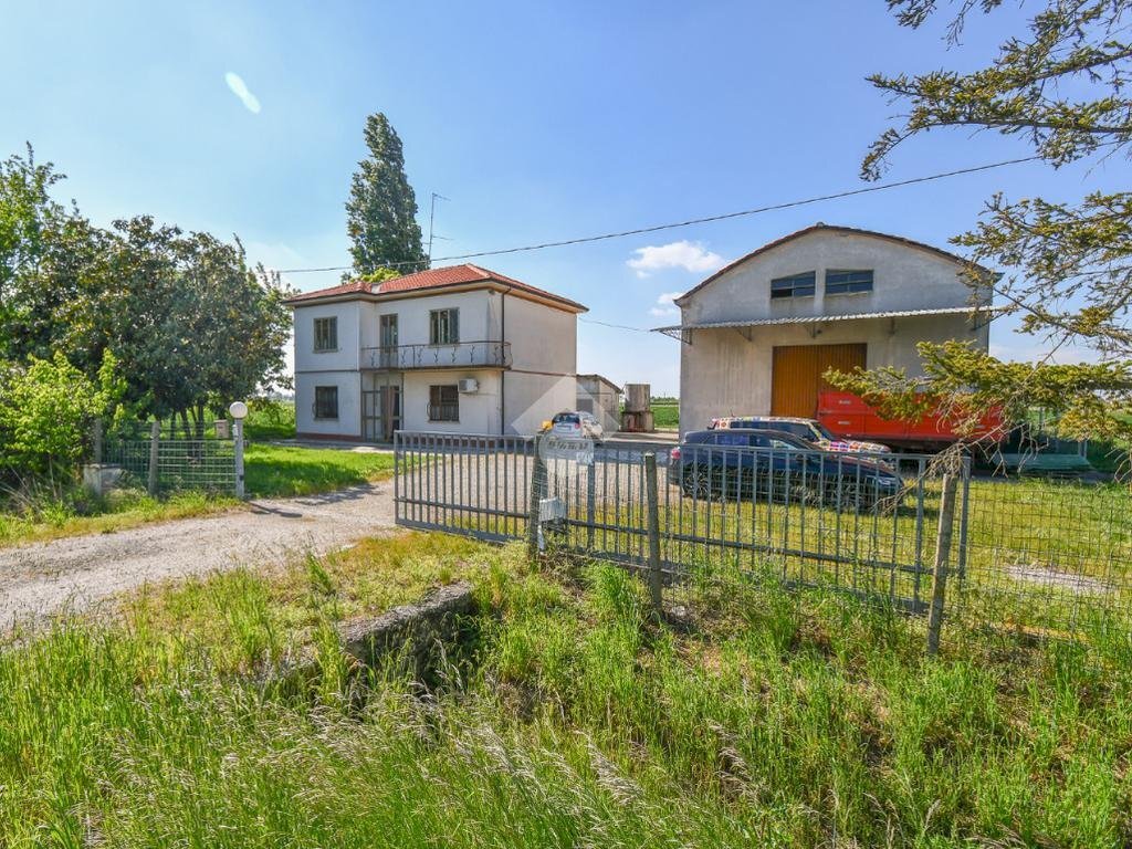 Independent house Via Masi, Ferrara (neighborhood San Bartolomeo in Bosco) - photo 2