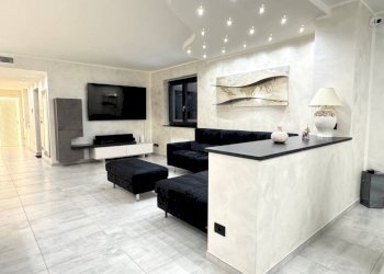 Salone - Villa strada Cascine Nuove, Frossasco - photo 24