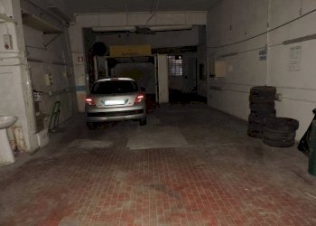 Posto macchina - Magazzino via Samengo, 3r, Genova (zona Sampierdarena) - foto 3