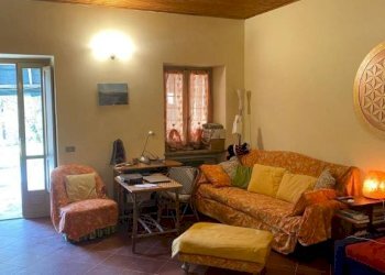 Salone - Casa indipendente Frazione San Rocco, 24, Montaldo Roero - foto 9