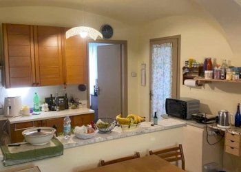 Cucina - Casa indipendente Frazione San Rocco, 24, Montaldo Roero - foto 10