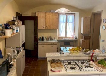 Cucina - Casa indipendente Frazione San Rocco, 24, Montaldo Roero - foto 12