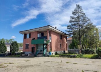 Facciata - Villa via Nazionale, Chiusano d'Asti - foto 3