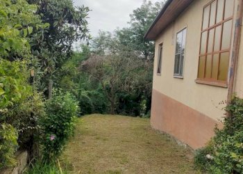 facciata - Villa via della Vittoria, 18, Piea - foto 8