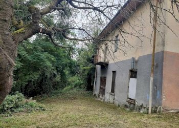 facciata - Villa via della Vittoria, 18, Piea - foto 10