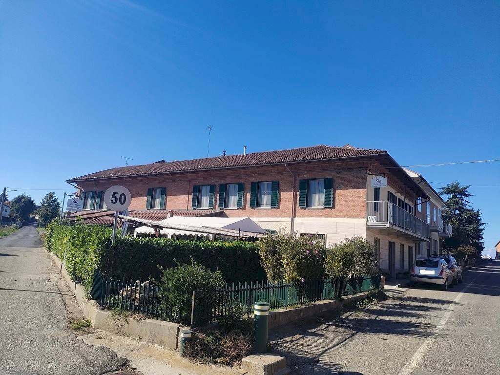 Facciata - Villa via Battibò, 11, Calosso - foto 2