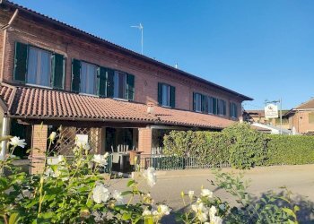 Facciata - Villa via Battibò, 11, Calosso - foto 1