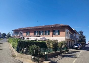 Facciata - Villa via Battibò, 11, Calosso - foto 2