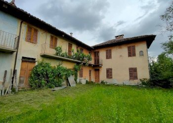 Cortile interno - Rustico via Valdelserro, 8, Montafia - foto 2